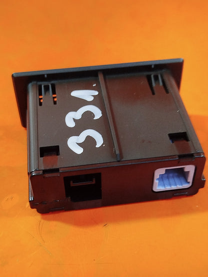✅RENAULT CLIO V 1.6 PETROL 2025 USB SOCKET PORT 284H39520R Warranty A331 - Image 3