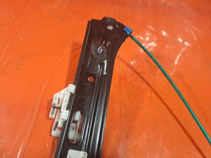 ✅BMW 118D F20 2.0 Diesel 2015 Front Right Window Regulator And Motor 7242562 - Image 5
