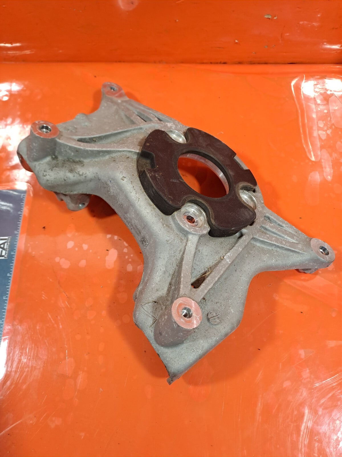 ✅2018-2025 TESLA MODEL 3 FRONT RIGHT STRUT UPPER BRACKET 1044376-00-D + WARRANTY - Image 2