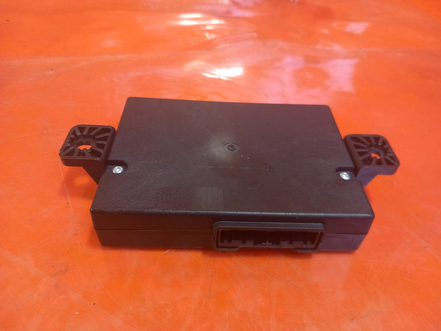 Land Rover Defender L663 3.0 Diesel 2025 Keyless Entry Control Module M9R319H440 - Image 9
