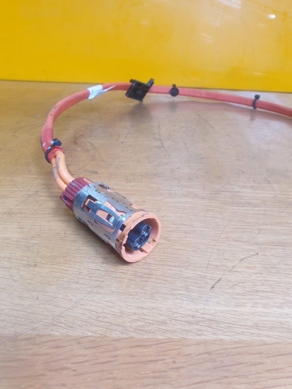 ebay-src:https://i.ebayimg.com/00/s/mtywmfgxmjaw/z/030aaoswvcvma-2v/$_57.jpg