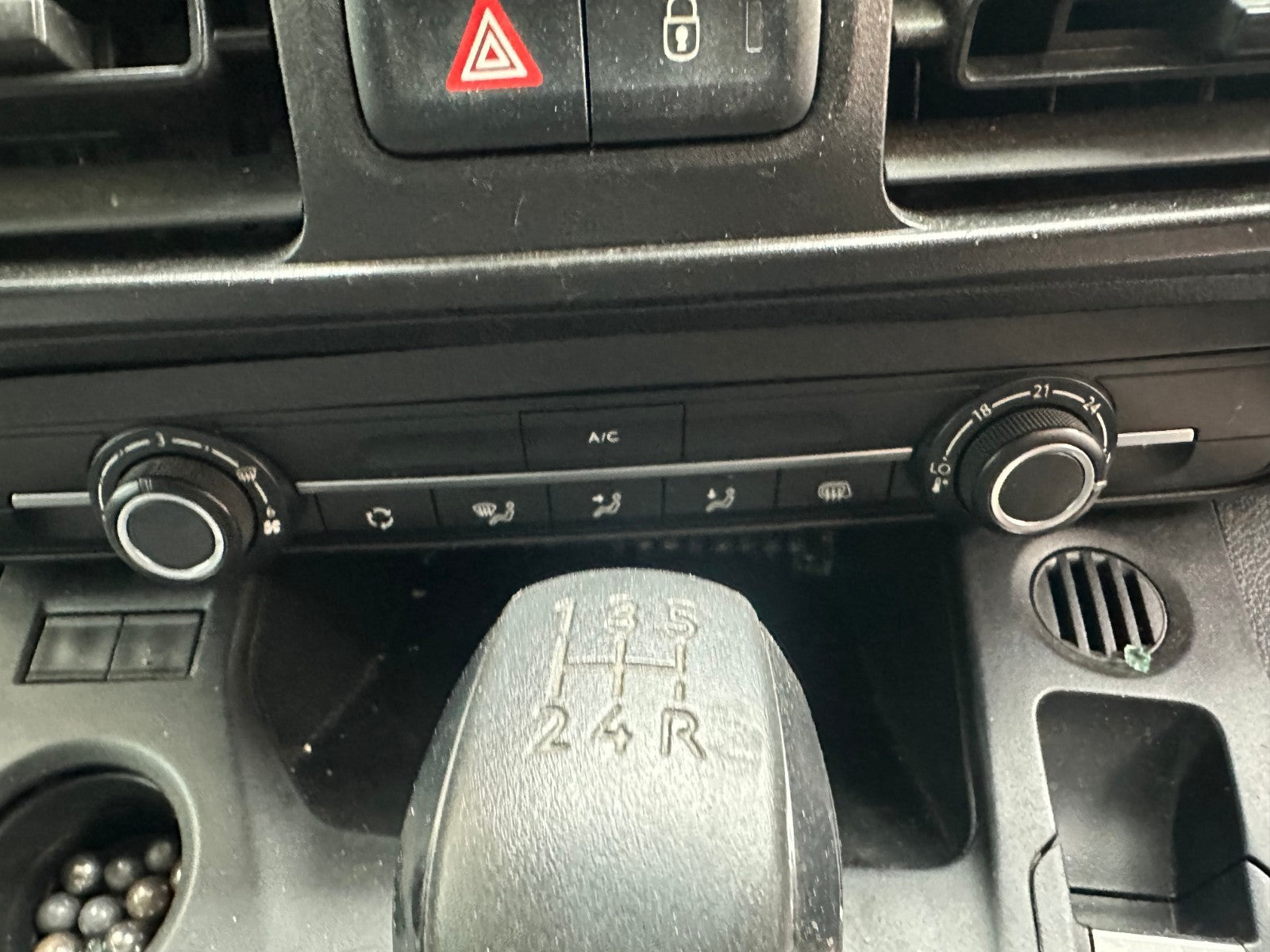✅Citroen Berlingo 650 1.5 Diesel 2020 A/C Heater Climate Control Switch Panel - Image 1