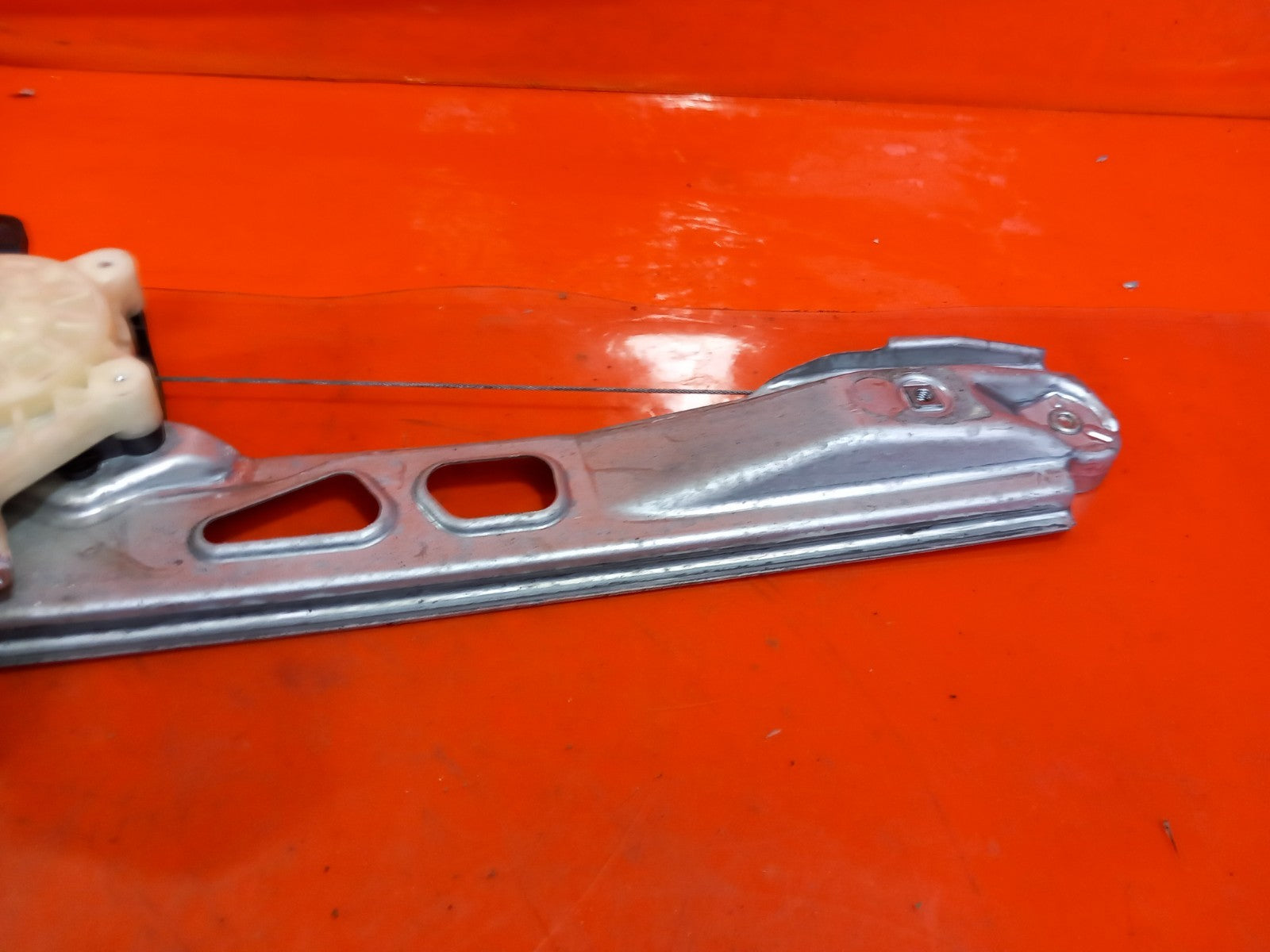 ebay-src:https://i.ebayimg.com/00/s/mtiwmfgxnjaw/z/cvoaaeswyirqjz8c/$_57.jpg