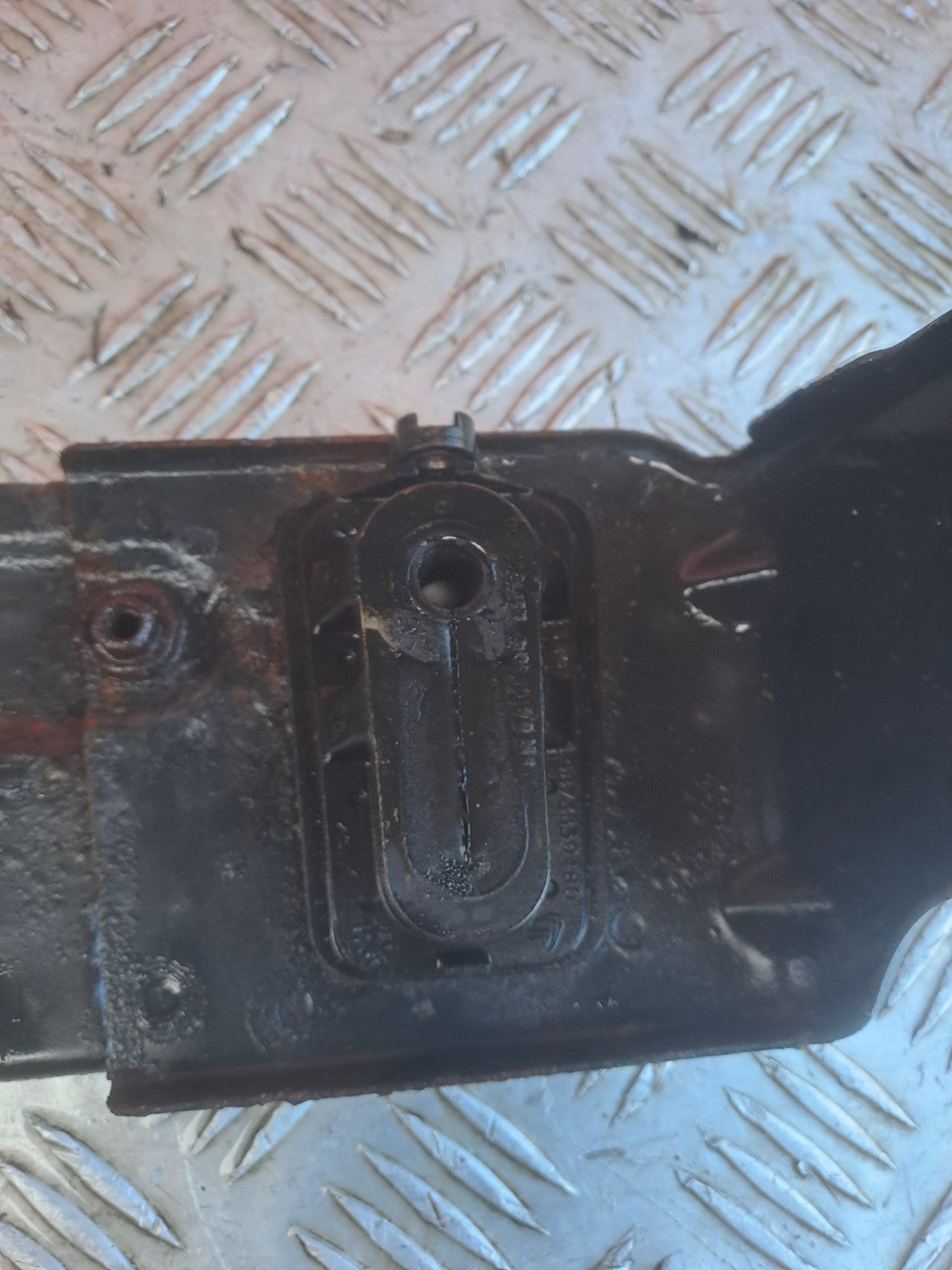 2022 Peugeot Partner K9 Lower Radiator Support Bracket Warranty A419 - Image 4
