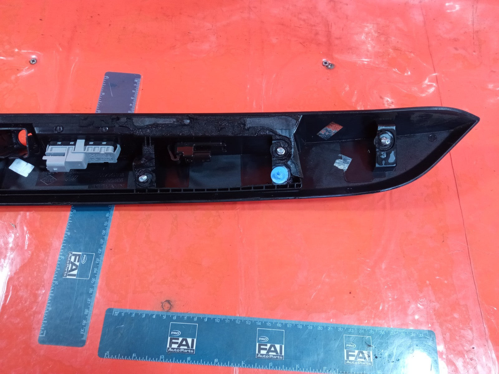 ✅2024 Dacia Duster Journey Tailgate Lift Handle 908129113R + Warranty A364 - Image 7