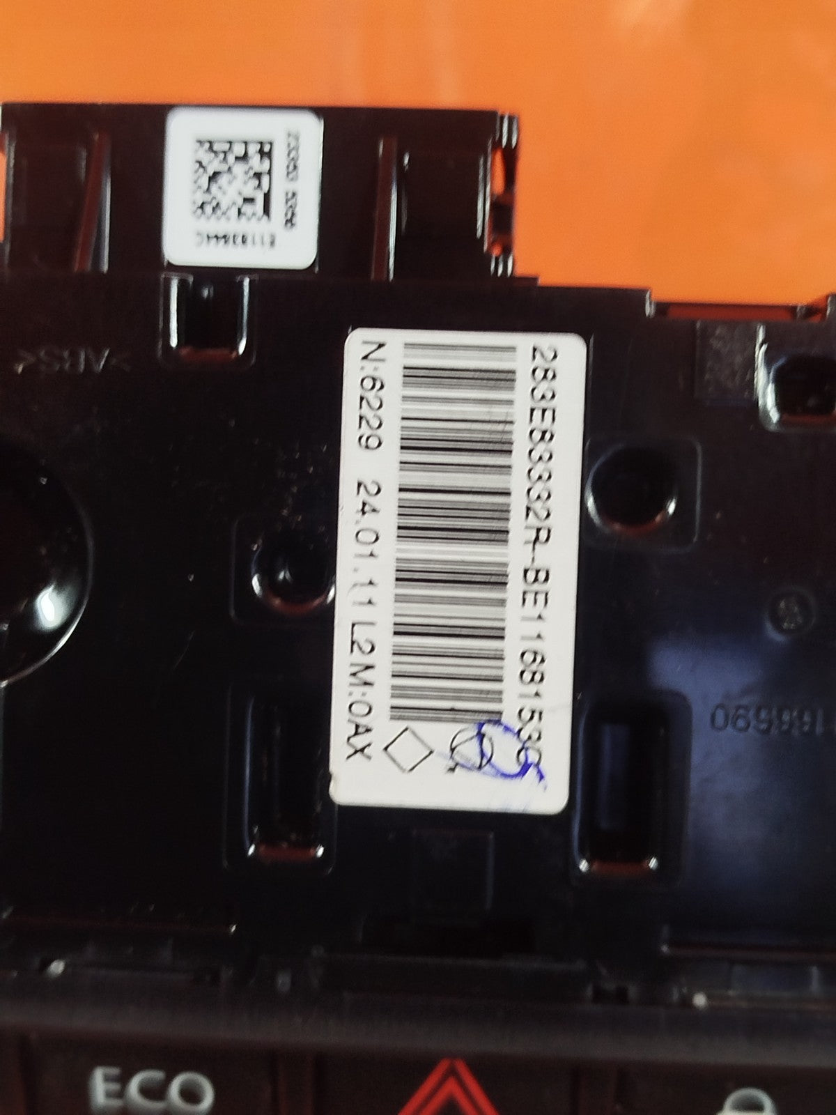 ✅2024 DACIA DUSTER JOURNEY AUTO ON OFF HAZARD CAMERA CONTROL SWITCH 283E83332R - Image 4