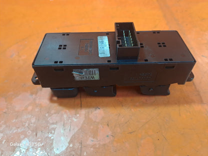 ✅SSANGYONG KORANDO 2.2 DIESEL 2015 FRONT RIGHT WINDOW SWITCH 202007153 Warranty - Image 9