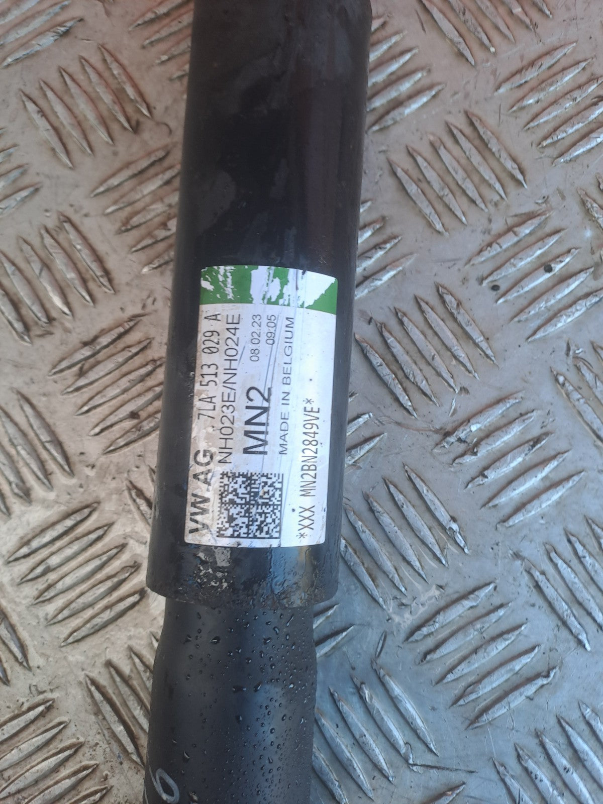 2023 VW Transporter ST-Line Rear Shock Absorber Pair 7LA513029A Warranty A416 - Image 9