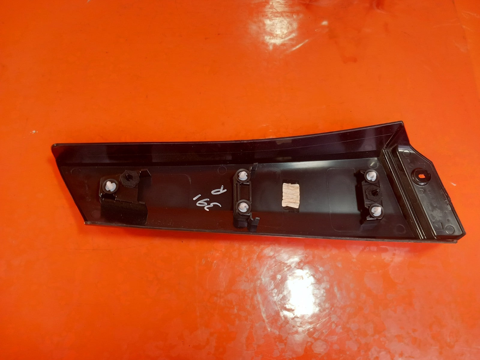 2024 Dacia Jogger External B-Pillar Trim Right Side 768186704R Warranty A391 - Image 5