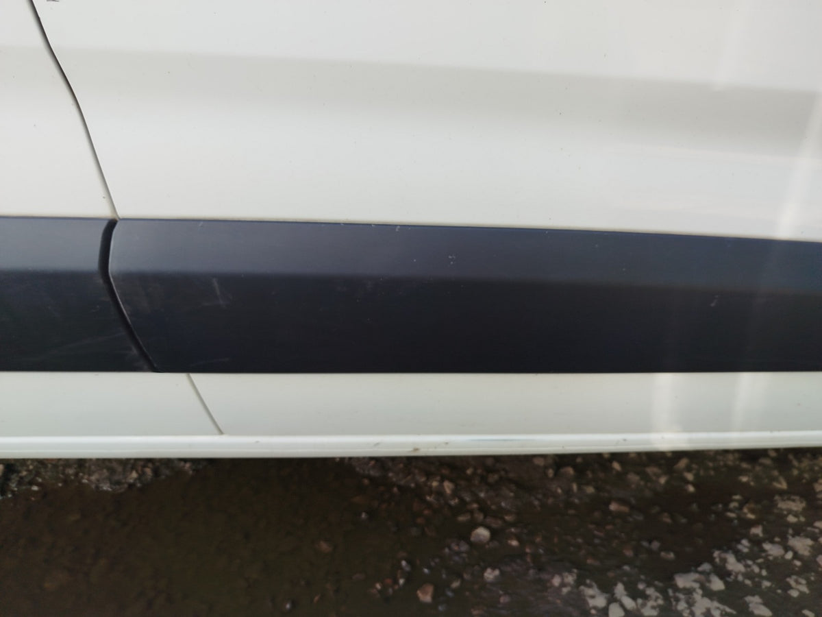 Vauxhall Combo MK4 1.5 Diesel 2020 Front Right Door Moulding Trim Black A414 - Image 2