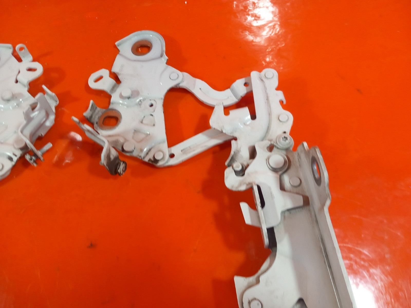 BMW F40 116D 1.5 Diesel 2021 Bonnet Hinges and Actuators 7450923 788258 A365 - Image 5