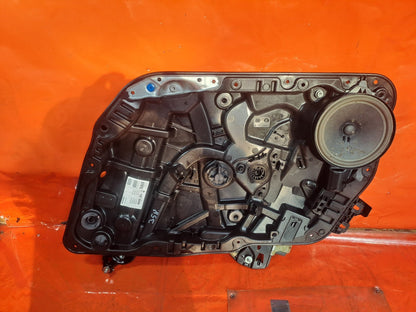 ✅2021 MERCEDES CLA C118 AMG LINE FRONT RIGHT WINDOW REGULATOR A1187200300 A358 - Image 2