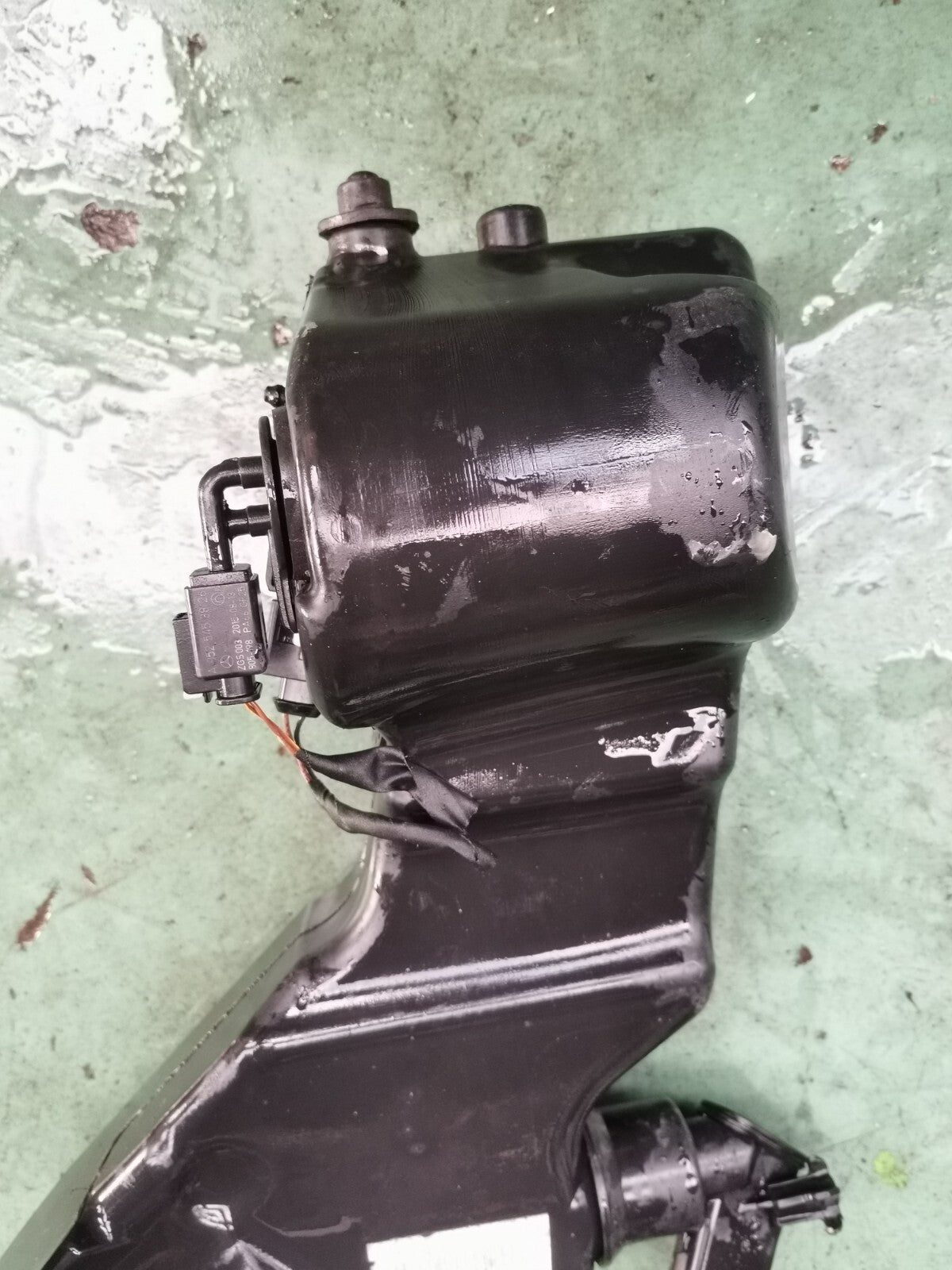 MERCEDES C200 W205 2.0 PETROL 2015 WINDSCREEN WASHER BOTTLE A2058600260 - Image 2