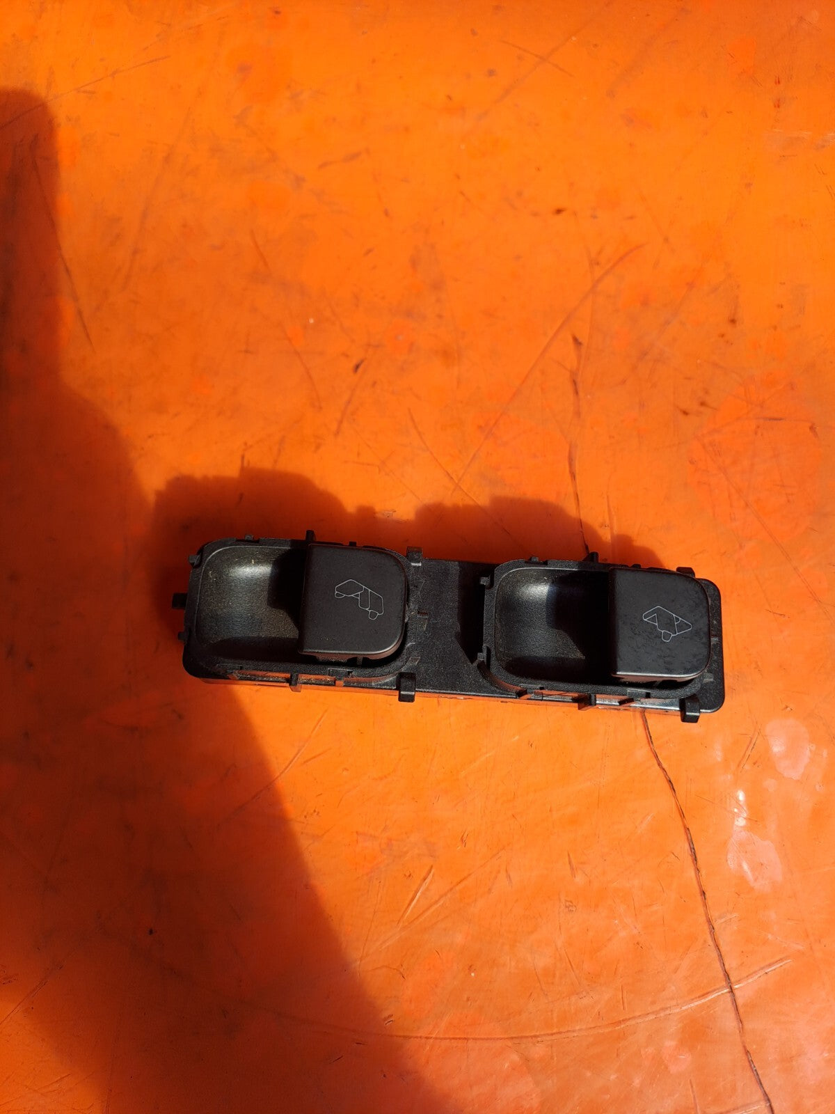ebay-src:https://i.ebayimg.com/00/s/mtywmfgxmjaw/z/sswaaoswblhn-bf7/$_57.jpg