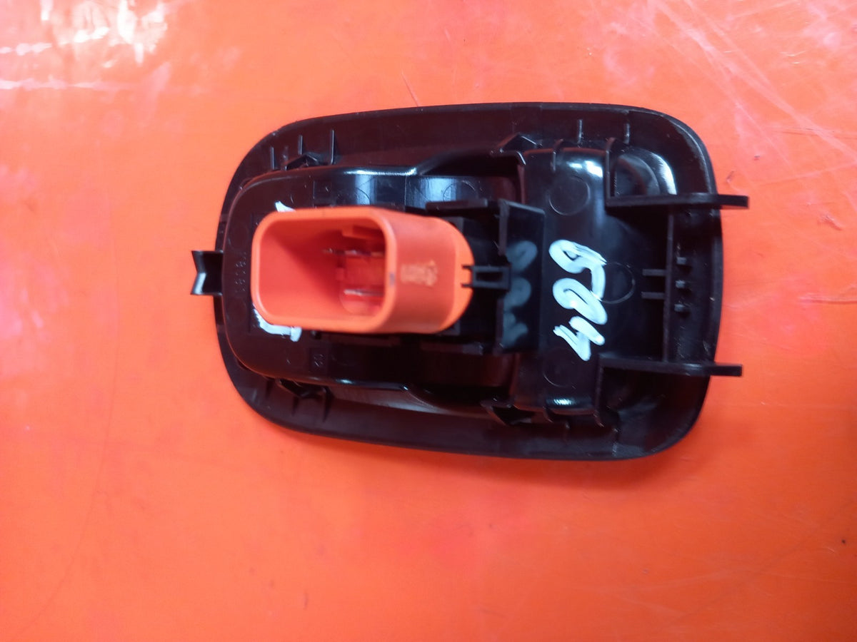ebay-src:https://i.ebayimg.com/00/s/mtiwmfgxnjaw/z/kf0aaeswfrlqvfc0/$_57.jpg
