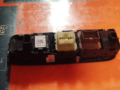 ✅2024 DACIA DUSTER JOURNEY FRONT RIGHT WINDOW SWITCH 255709019R + WARRANTY A364 - Image 8