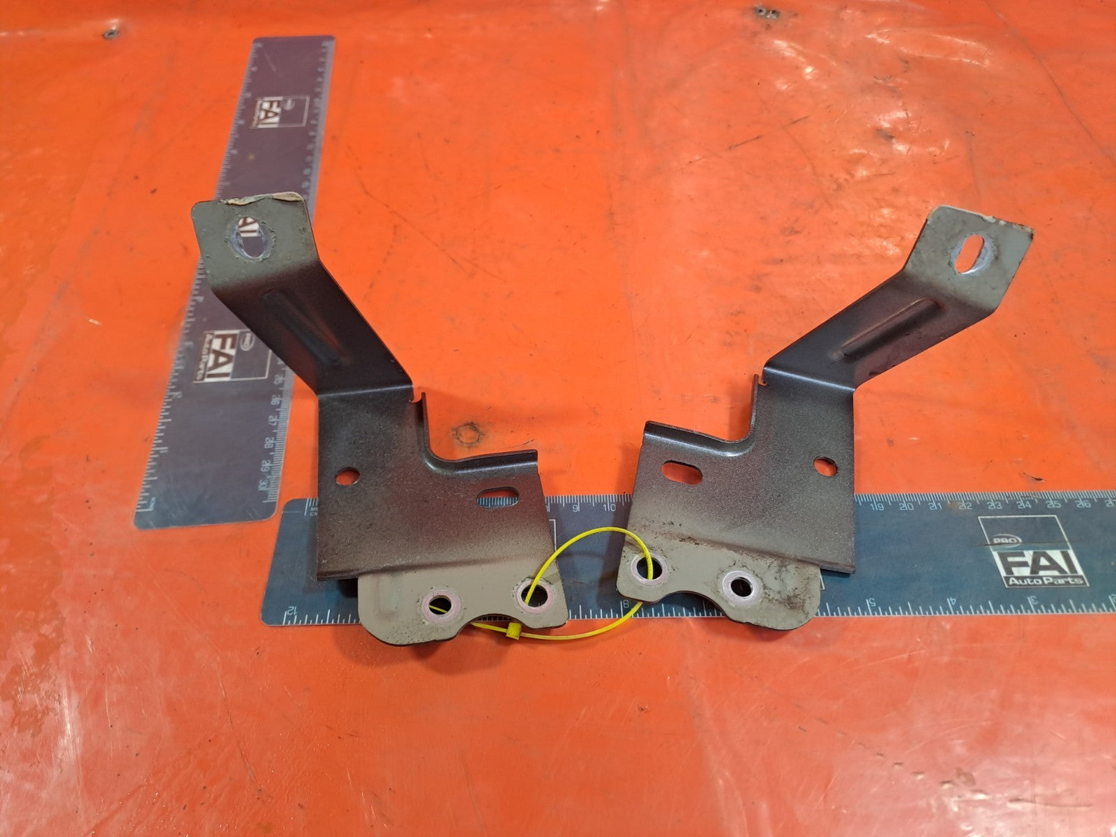 ✅Jaguar I-Pace Ev400 X590 2020 Rear Right & Left Brackets Pair J9D345130AB A375 - Image 5