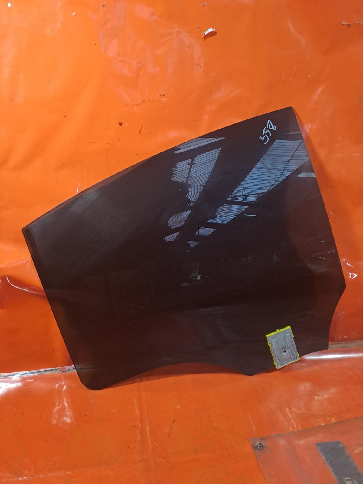 ✅2021 MERCEDES CLA C118 AMG LINE REAR RIGHT DOOR GLASS A1187350400 A358 - Image 3