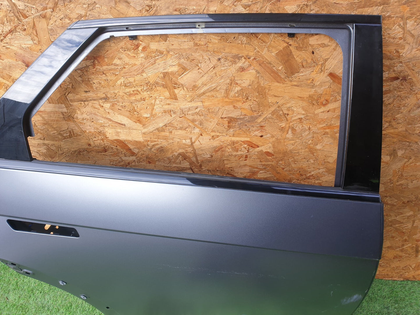 Hyundai Ioniq 5 Namsan 2024 Rear Right  Door Grey bare scratches - Image 4