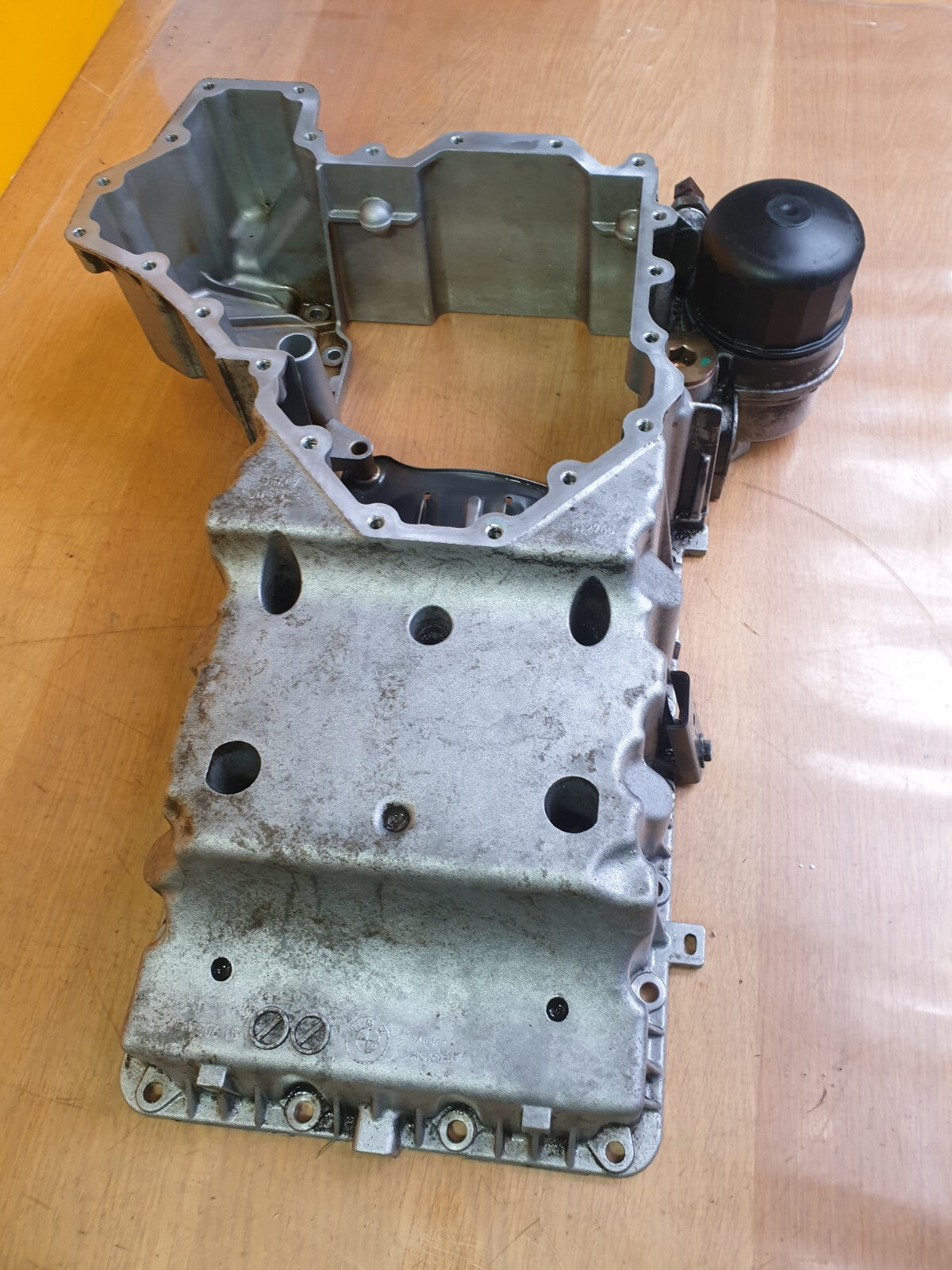 ✅2014 BMW 5 SERIES F11 4.4P ENGINE UPPER OIL PAN 7605524 70524165 +WARRANTY A153 - Image 5