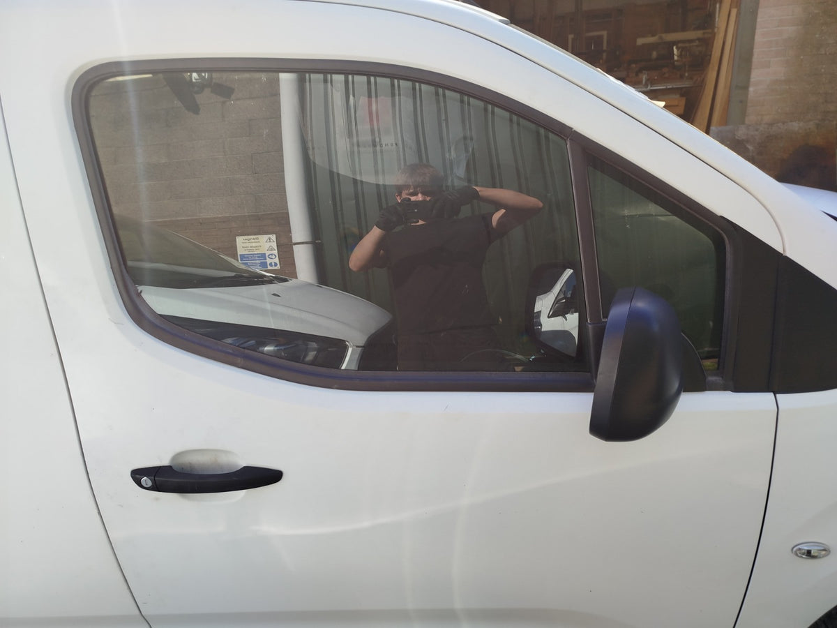 Vauxhall Combo MK4 1.5 Diesel 2020 Front Right Door Bare White Warranty A414 - Image 4