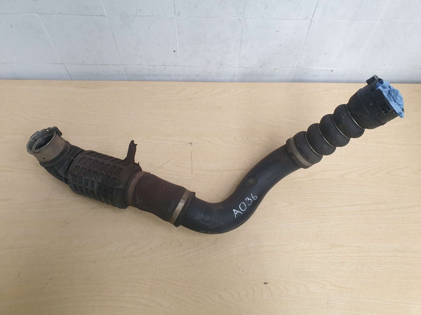 BMW F46 216D 1.5 DIESEL 2018 INTERCOOLER HOSE PIPE MGW00383CT - Image 2