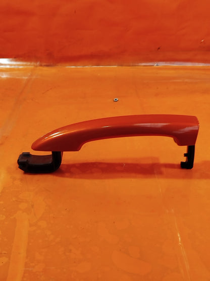 ✅RENAULT CLIO V 1.6 PETROL 2025 FRONT EXTERIOR DOOR HANDLE ORANGE Warranty A331 - Image 1