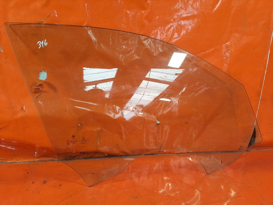 ✅BMW 118D F20 2.0 Diesel 2015 Front Right Door Window Glass 43R-001735 Warranty - Image 1