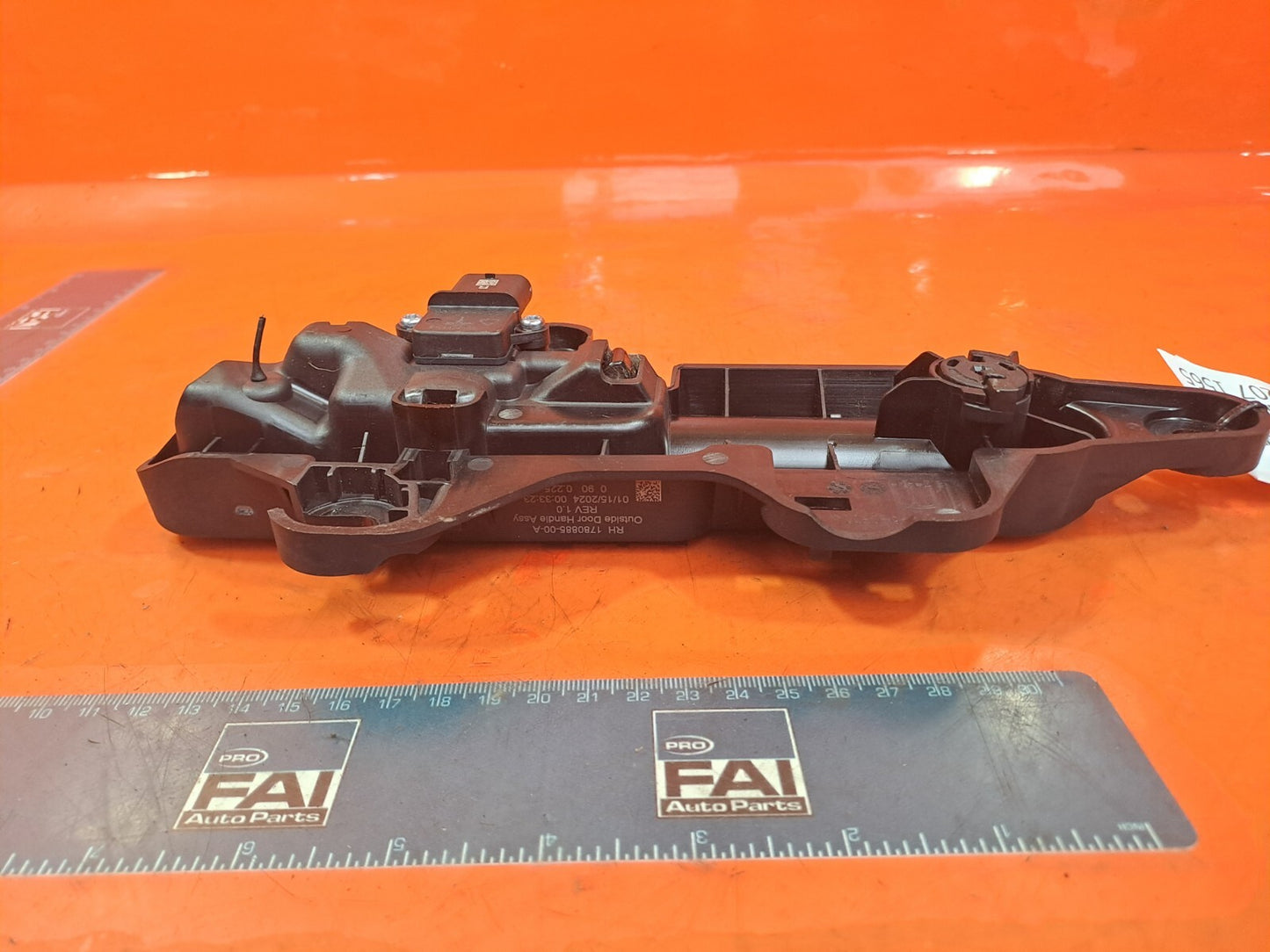 ebay-src:https://i.ebayimg.com/00/s/mtiwmfgxnjaw/z/keyaaoswxevngsft/$_57.jpg