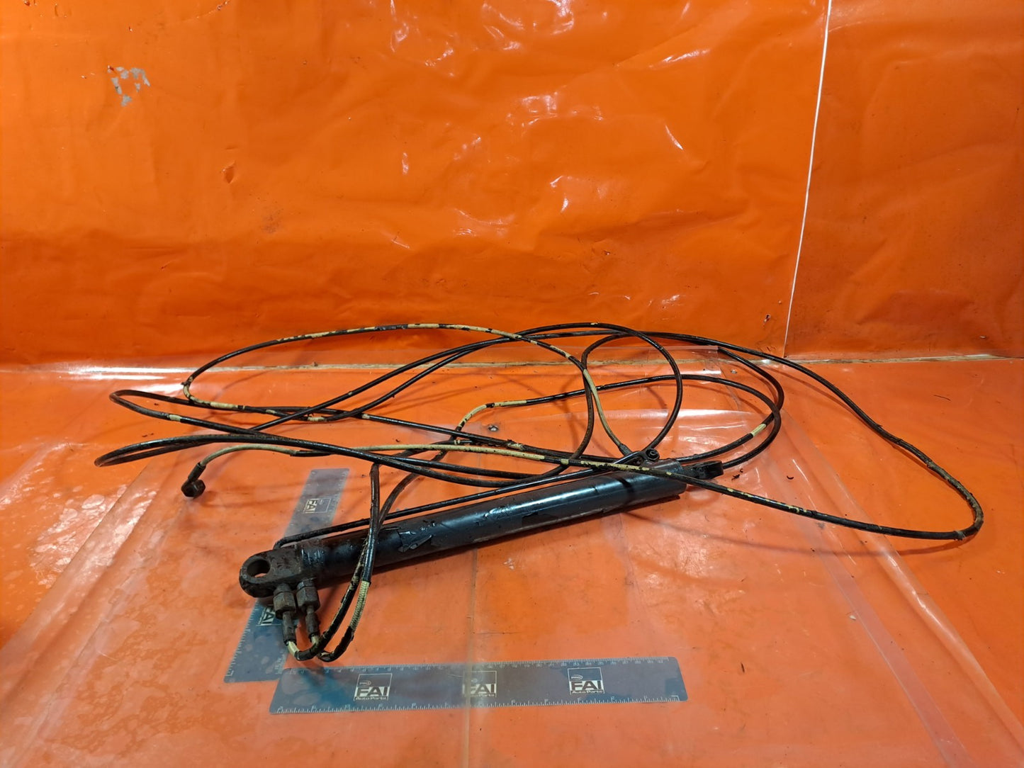 ✅2003 VOLVO FL CABIN TILT LIFT RAISING CYLINDER W/ PIPES 20922303 +WARRANTY A324 - Image 1