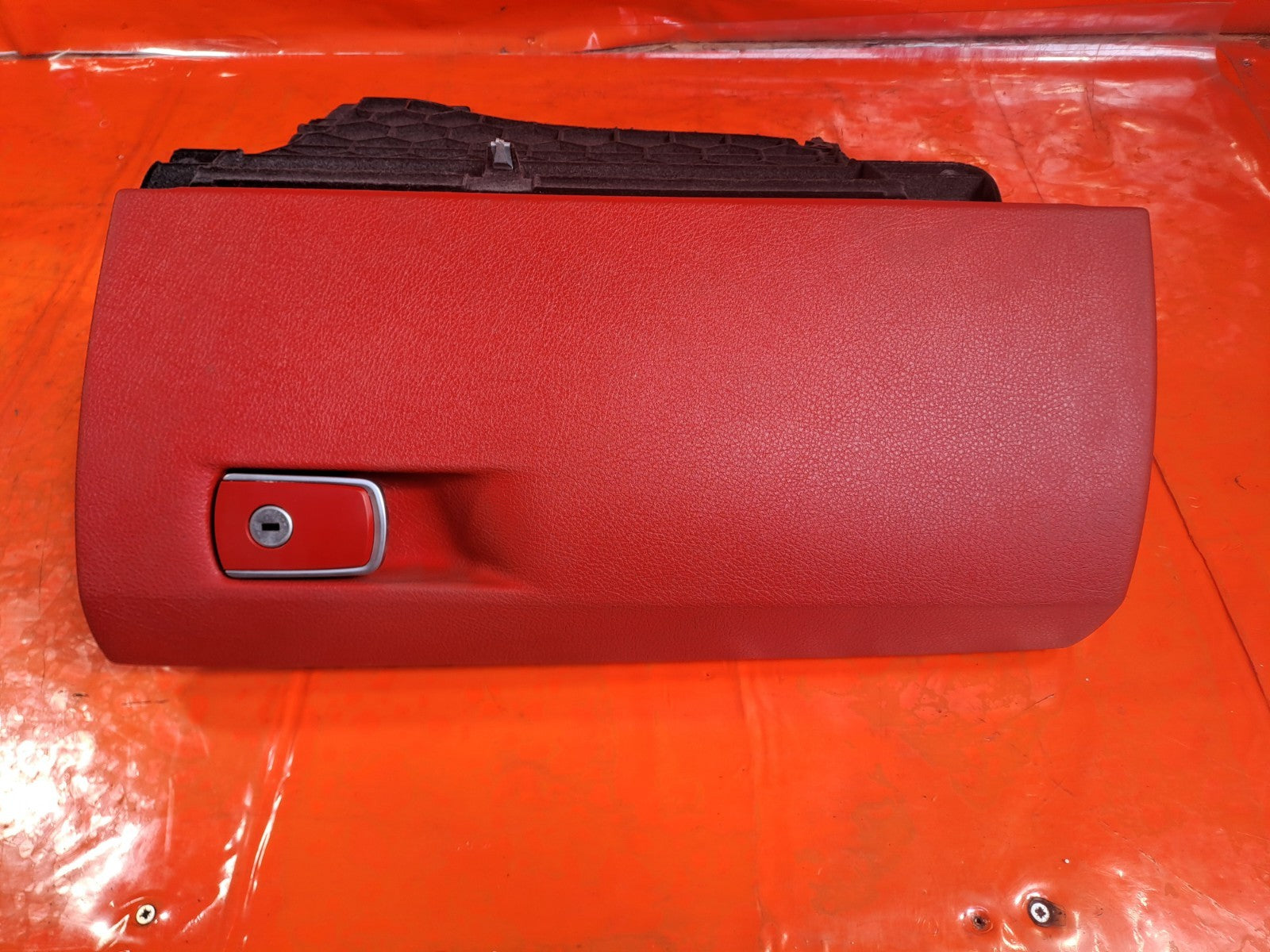 ✅2015 BMW 4 SERIES F33 M SPORT GLOVE BOX STORAGE COMPARTMENT 9227250 A367 - Image 1