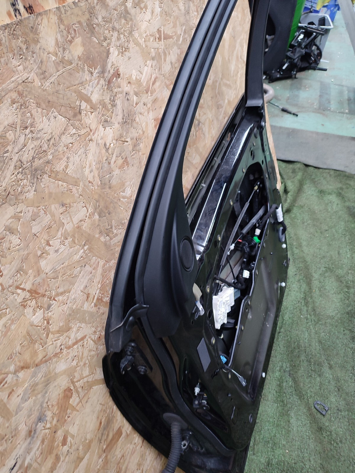 ✅2016 LAND ROVER DISCOVERY SPORT L550 FRONT RIGHT DRIVER SIDE DOOR BLACK A155 - Image 9