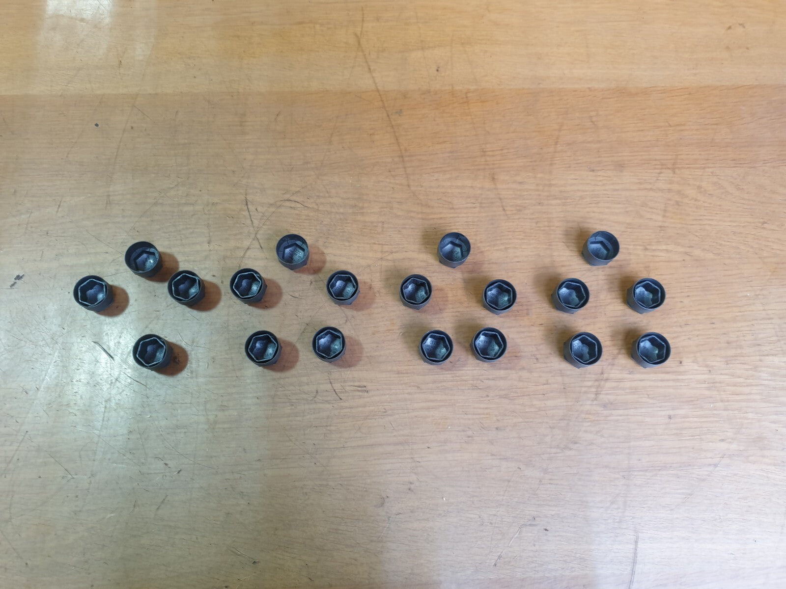 ✅AUDI Q3 S LINE 1.5 PETROL 2020 WHEEL NUT COVERS LOCKING BOLT CAPS ALLOY SET - Image 2