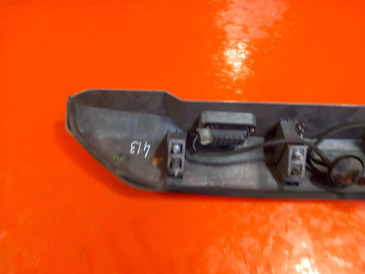 ebay-src:https://i.ebayimg.com/00/s/mtiwmfgxnjaw/z/wcaaaeswdzdqzjq3/$_57.jpg