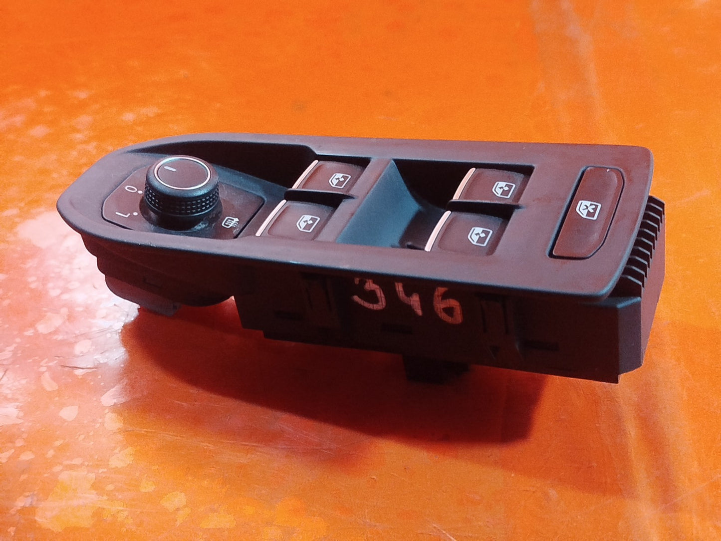 ebay-src:https://i.ebayimg.com/00/s/mtiwmfgxnjaw/z/e~waaeswyztpey4g/$_57.jpg
