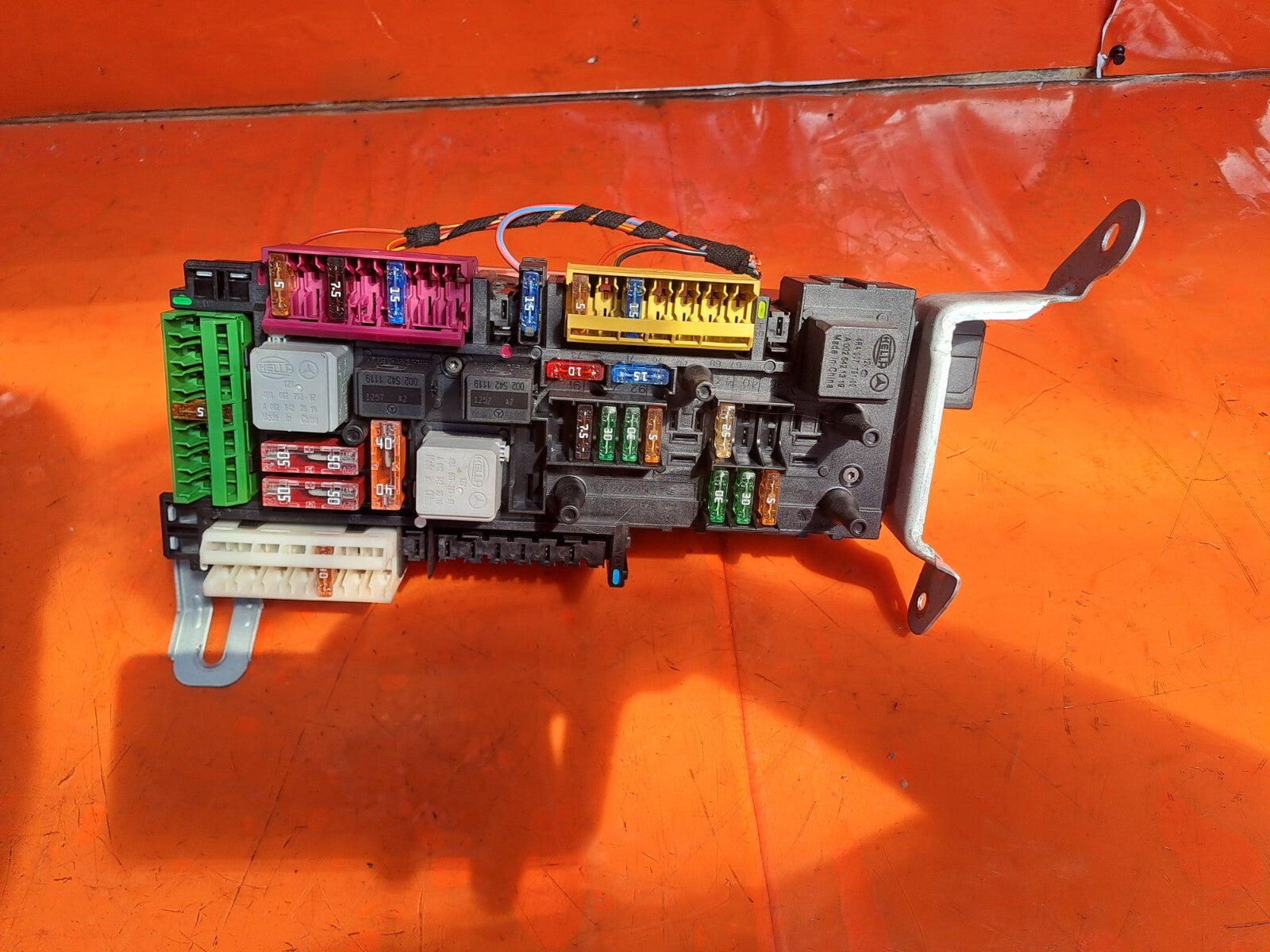 ✅MERCEDES E250 W212 2.1 DIESEL 2011 REAR SAM FUSE RELAY BOX A2129060105 A269 - Image 2