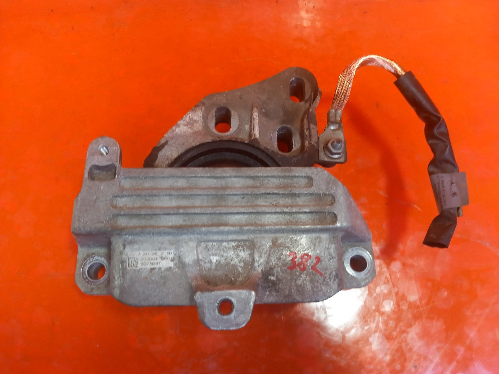 Mercedes W177 A180 Sport 1.5 Diesel 2019 Left Side Engine Mount A2472402100 A382 - Image 2