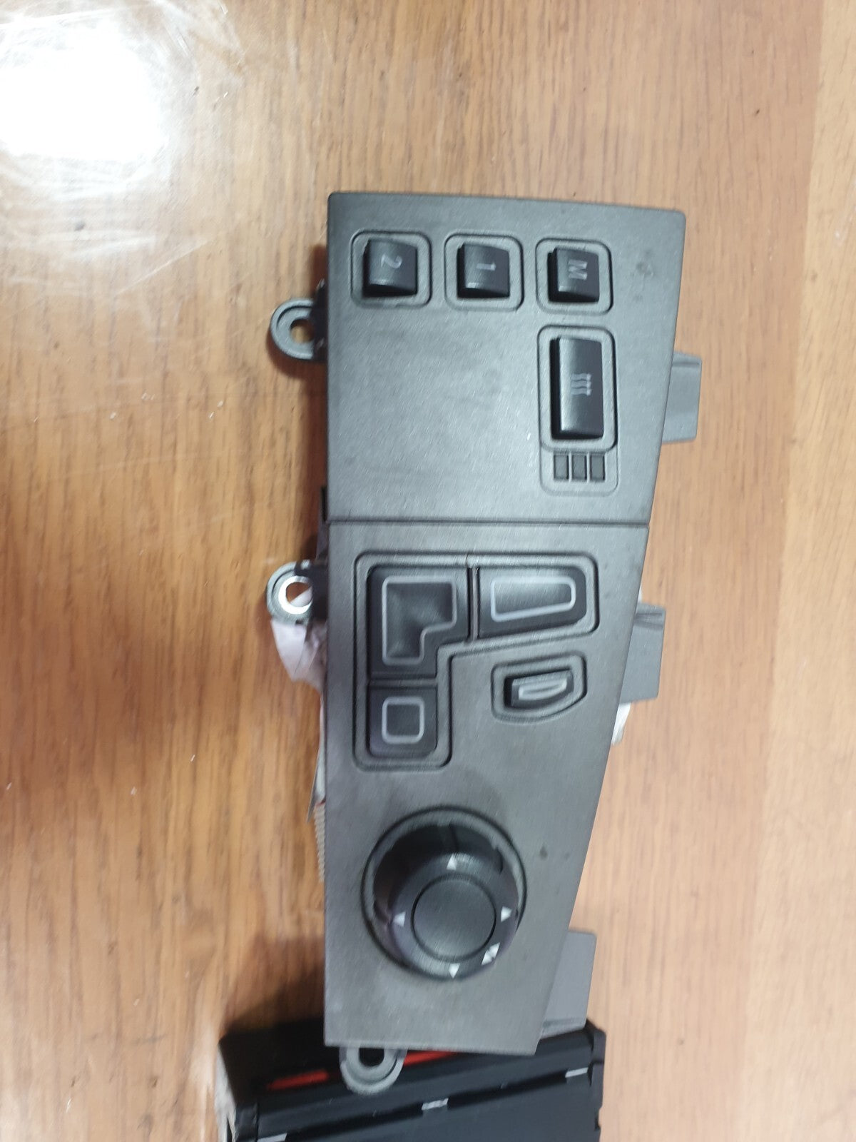 2006 BMW 7 SERIES E66 Adjustment Switches for Active Seats Memory & Heating A208 - Image 2