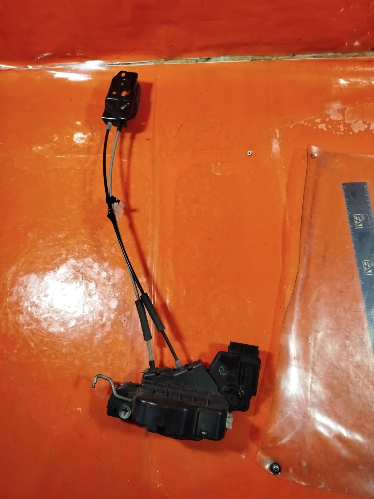 ✅2010 HYUNDAI I800 2.5D FRONT DOOR LOCK RIGHT + WARRANTY A325 - Image 2