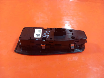 BMW F40 116D 1.5 Diesel 2021 Front Right Door Window Switch 7950754 A365 - Image 9