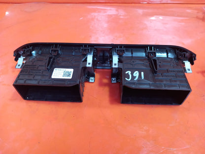 2024 Dacia Jogger Front Left and Middle Air Vents 687606191R Warranty A391 - Image 8