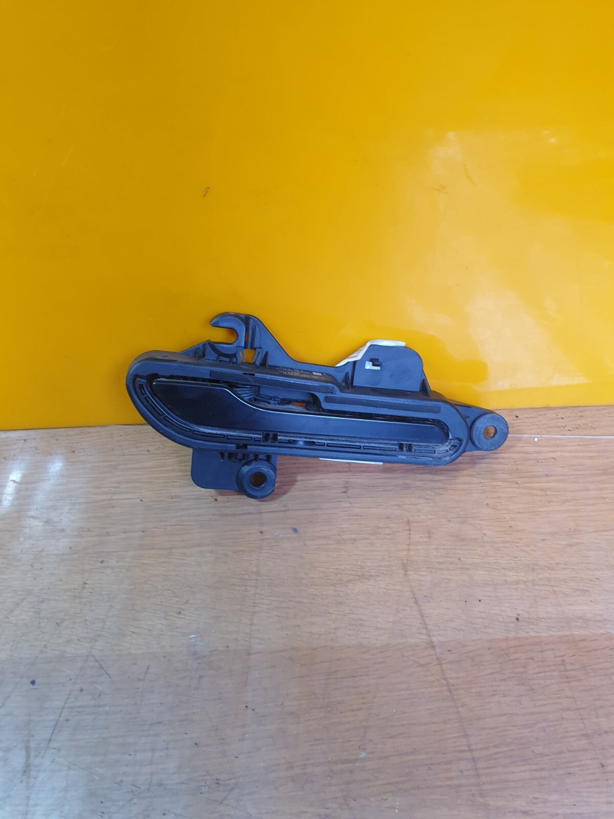 ✅2022 TESLA MODEL Y FRONT RIGHT DOOR HANDLE 1528115-00-D + WARRANTY A172 - Image 1