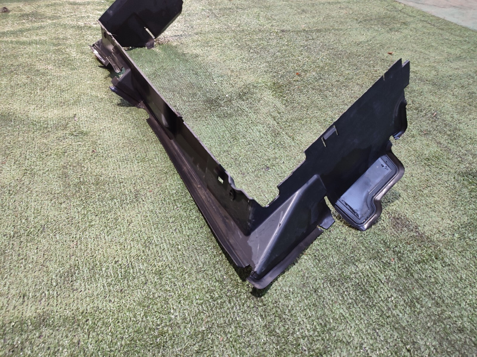 ✅LAND ROVER DISCOVERY SPORT L550 2.0 DIESEL 2016 FRONT UPPER AIR DUCT COVER A118 - Image 7