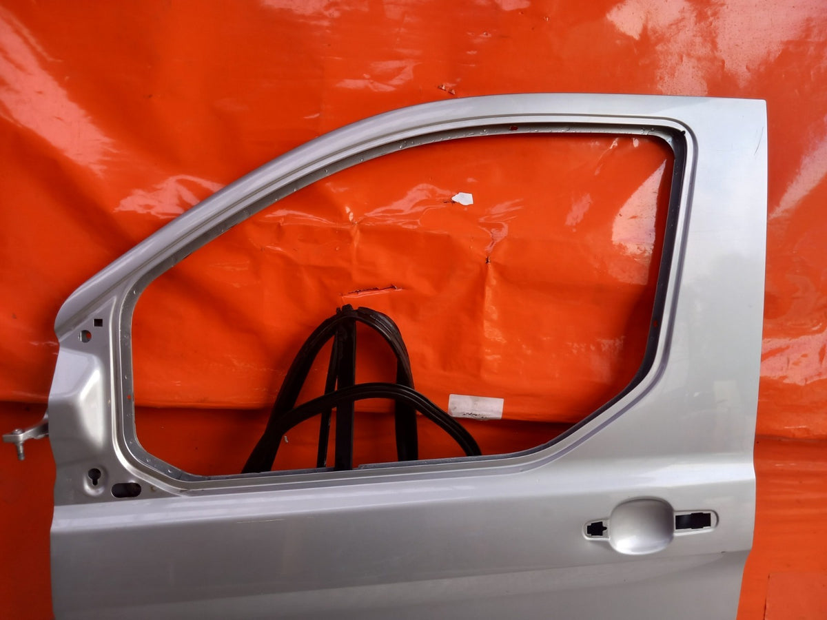 Ford Transit Custom 2015 Front Left Door Silver Warranty A413 - Image 2