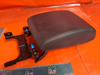 ✅2020 Jaguar I-Pace X590 Centre Console Leather Armrest J9C3-045C74-AE A375 - Image 6