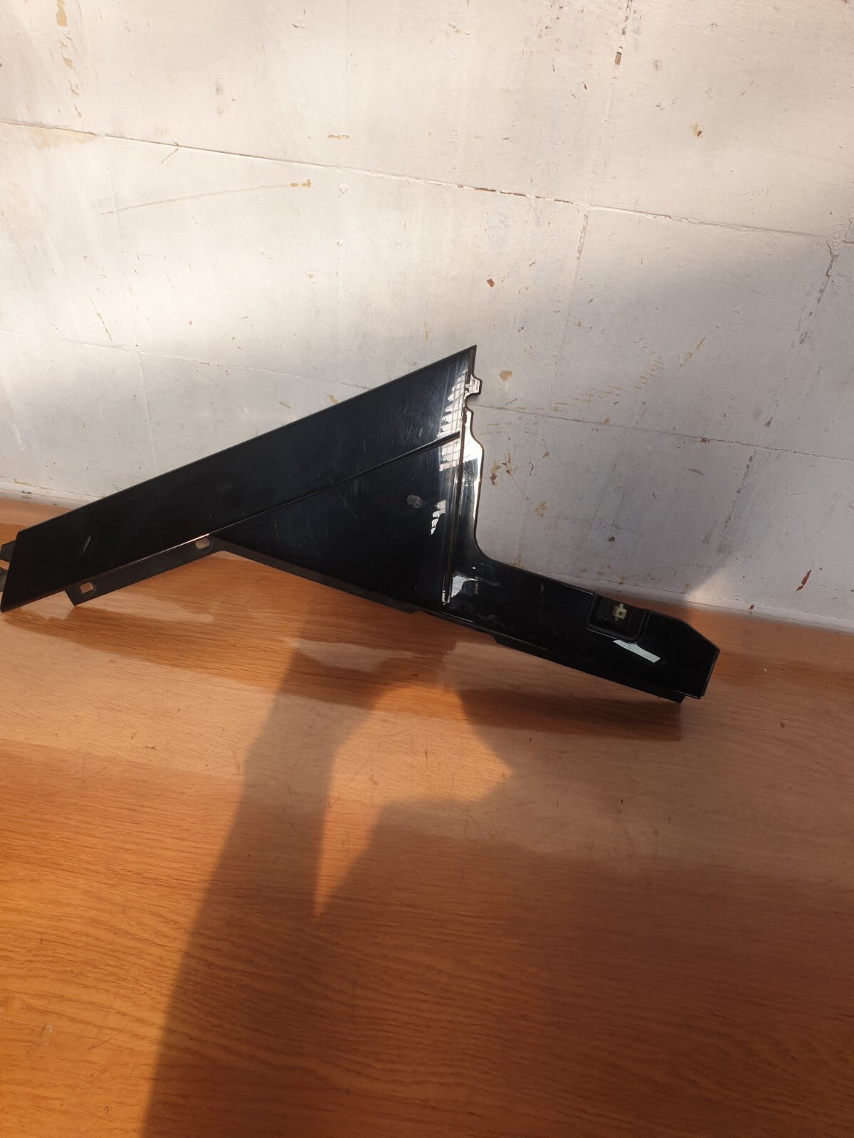 ✅Jaguar F-Pace 3.0 Petrol 2017 Rear Left Door Window Vertical Cover Trim - Image 9