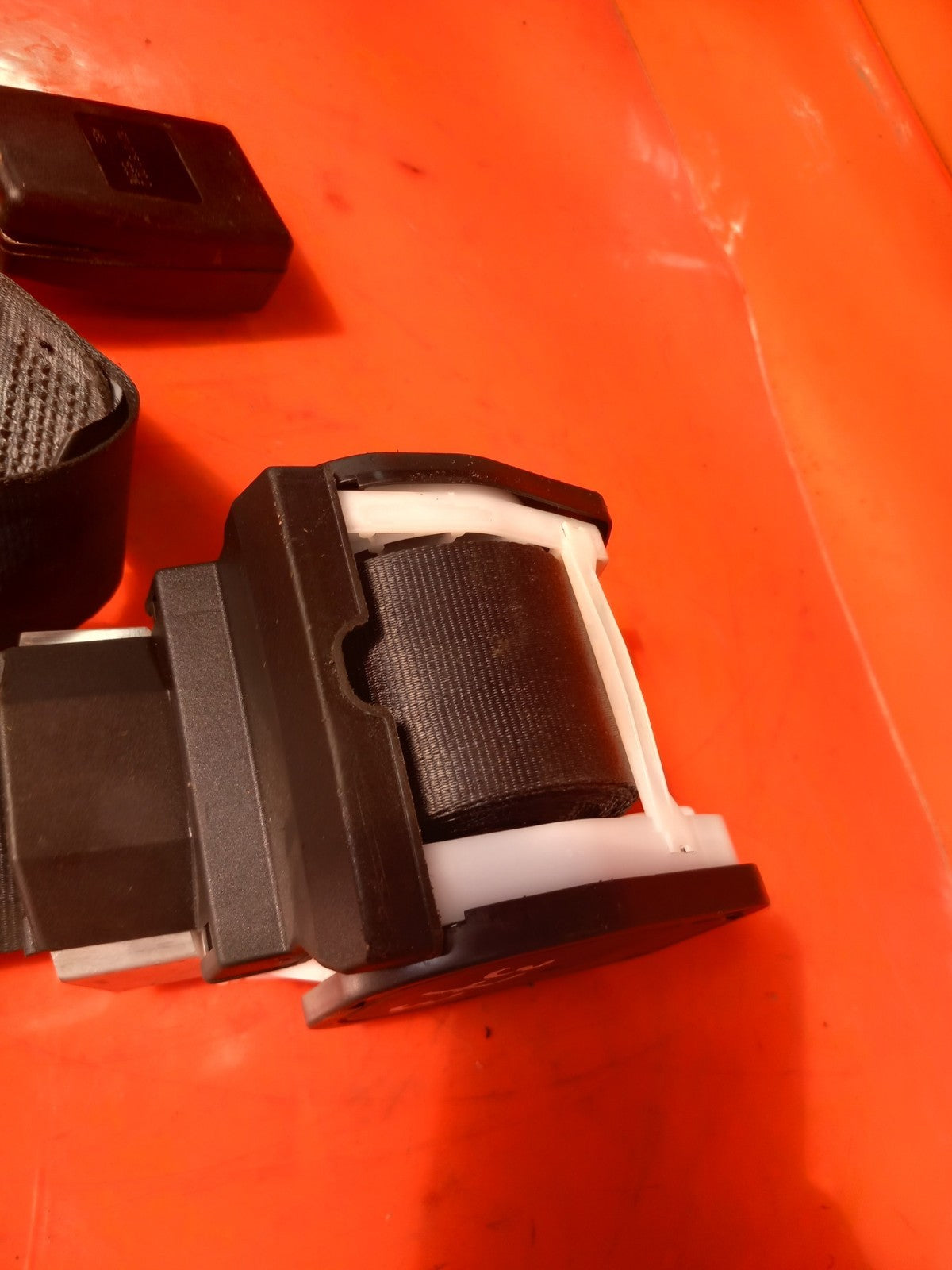 Ford Transit Custom 2.2 Diesel 2016 Front Centre Seat Belt With Buckle A373 - Image 6