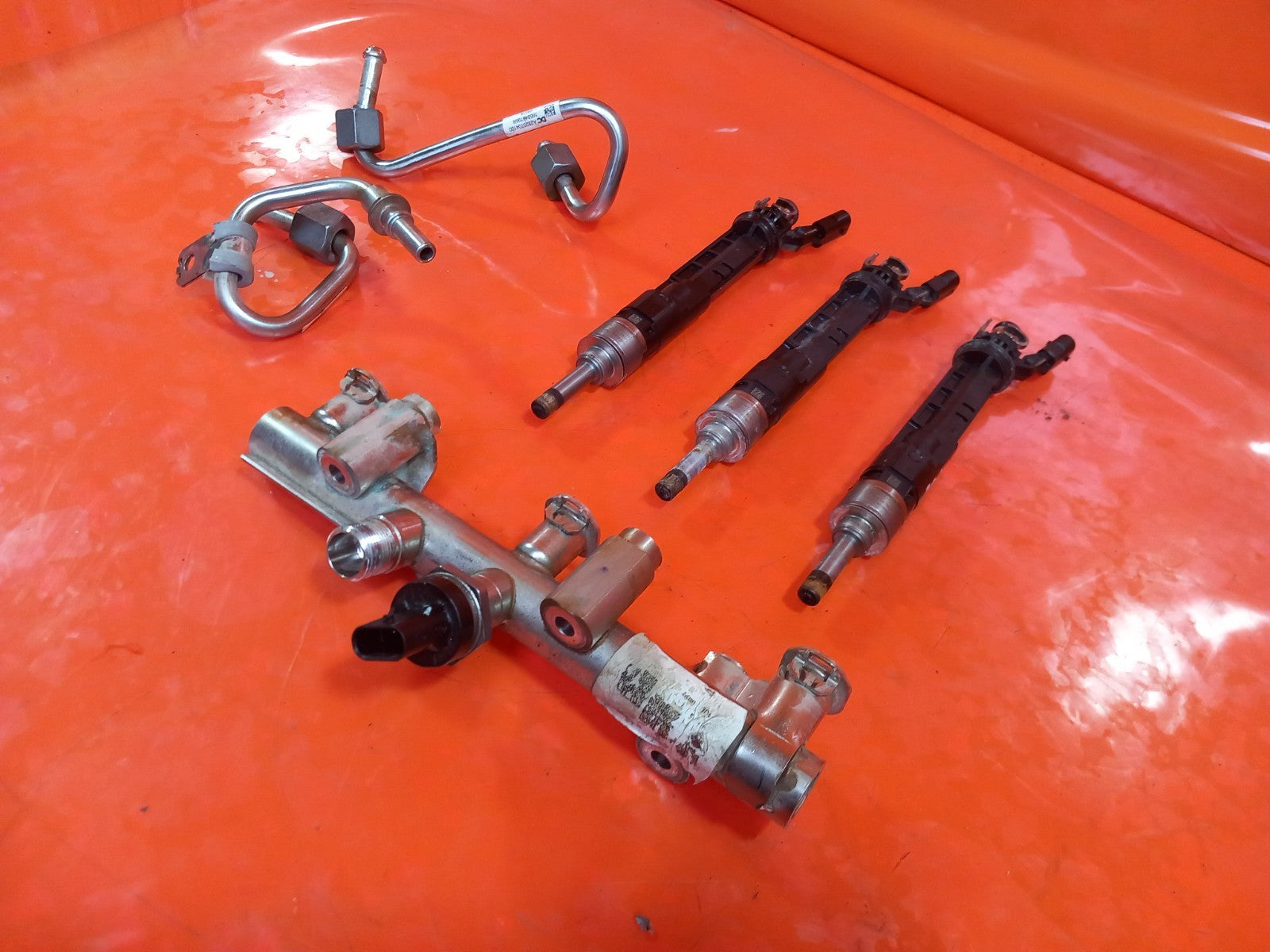 2024 Dacia Jogger Fuel Injectors and Rail 166005550R Warranty A391 - Image 4