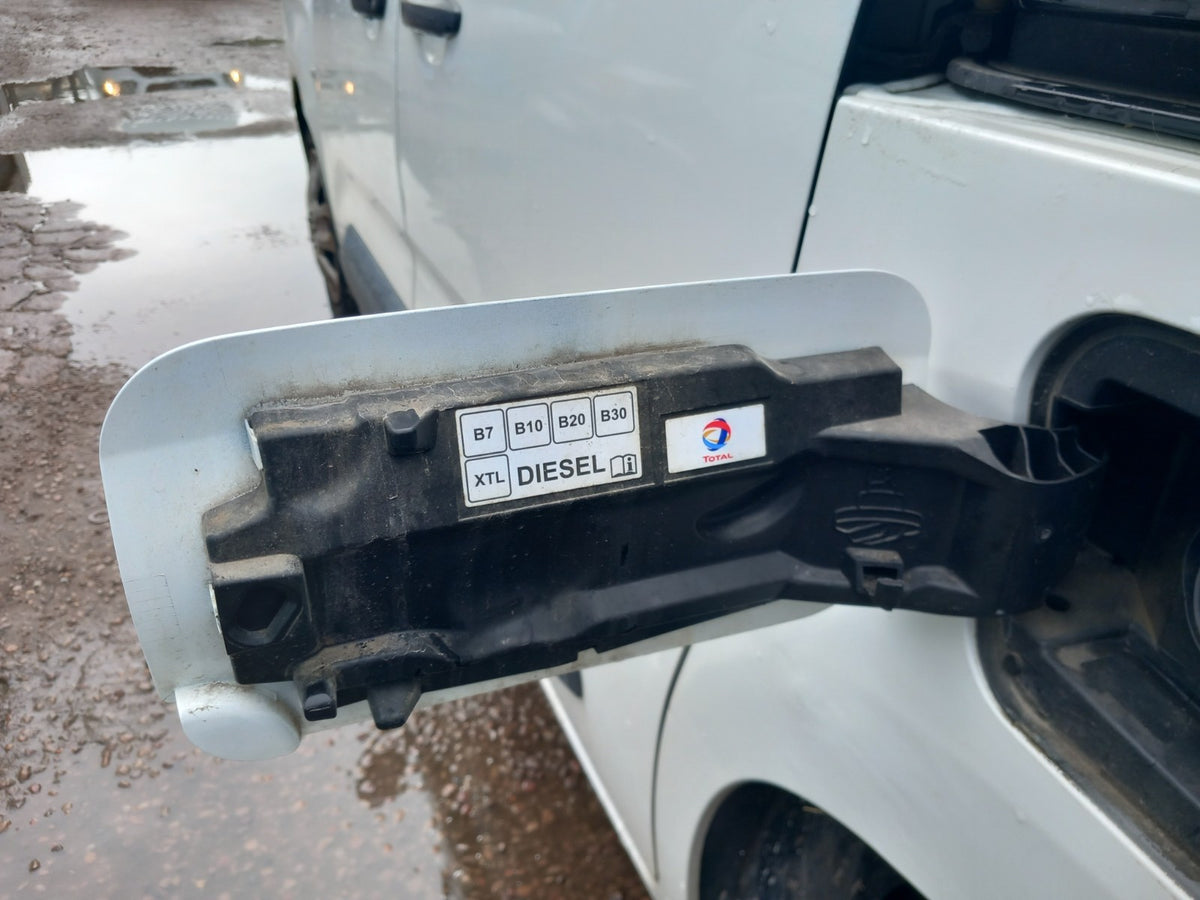 2022 Peugeot Partner K9 Fuel Filler Flap White Warranty A419 - Image 3