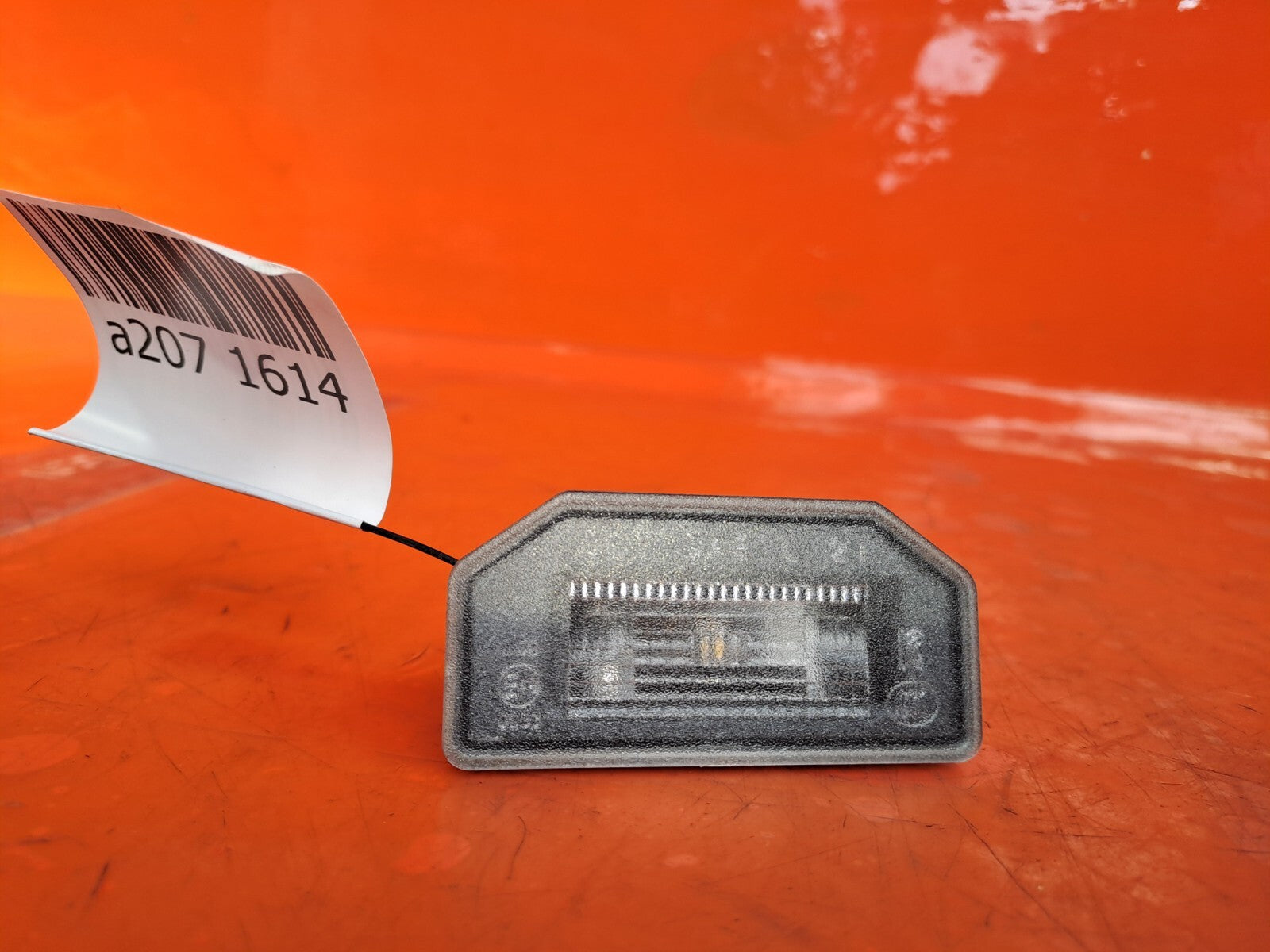 TESLA MODEL 3 LONG 2024 LICENCE PLATE LIGHT PAIR 1713282-00-A Warranty A207 - Image 6